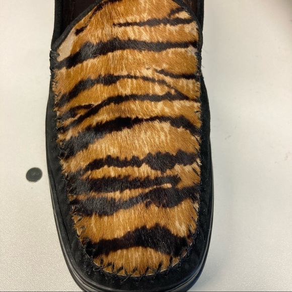 STUART WEITZMAN For  Browns Sz 9.5 Suede Tiger Print Pony Hair Slip On Loafer - Picture 7 of 11